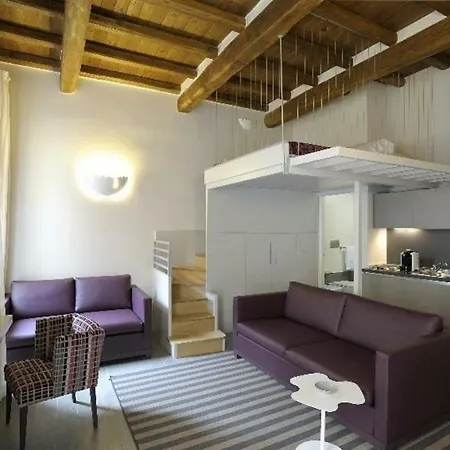 Trevi Palace Luxury מלון