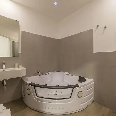 Domus Mazzini Bed & Breakfast 2*