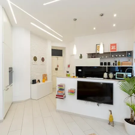 Apartment B & Bea *