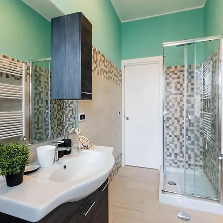 Hostly - Art & Color Midtown - 3br 2ba Apartment Rome