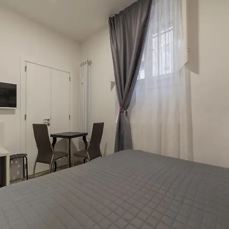 Domus Mazzini Bed & Breakfast 2*