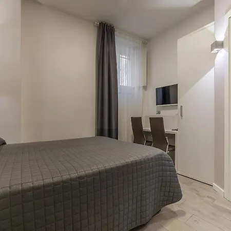 Domus Mazzini Bed & Breakfast 2*