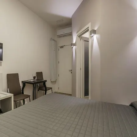 Domus Mazzini Bed & Breakfast 2*