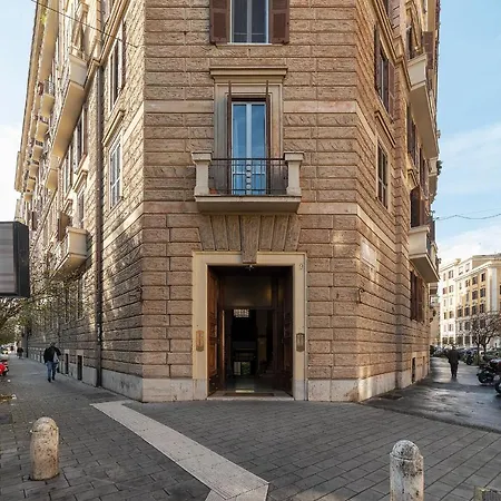 Domus Mazzini Bed & Breakfast