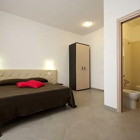 Ara Pacis 2* רומא