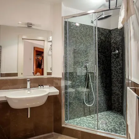 Western Astrid Hotel 3*