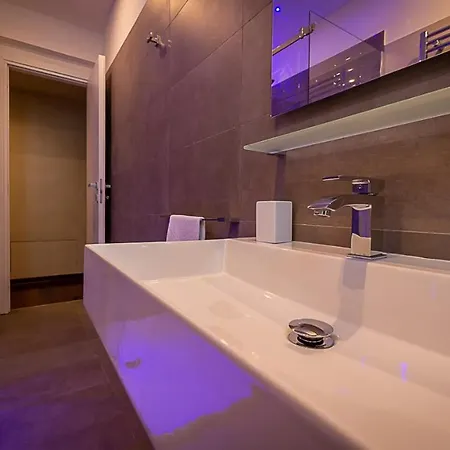 Borghese Executive Affittacamere 3*