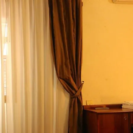 Laura 3* Rome