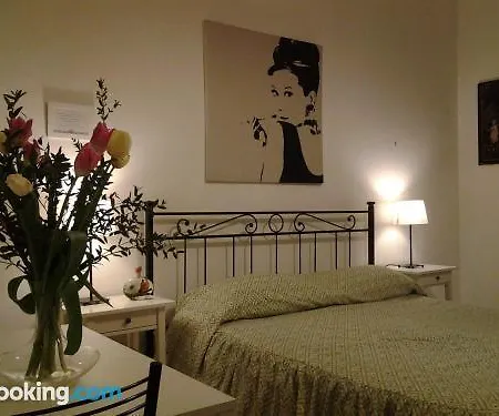 Trastevere In Bed Oda ve Kahvaltı