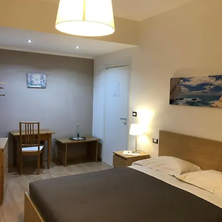 Atticoromantica Bed & Breakfast 2*
