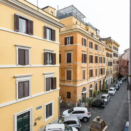 Mattonato Apartment *