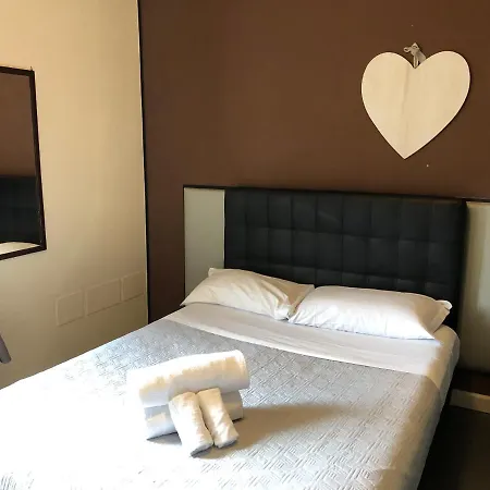 Hotel Casale Dei Massimi 2*