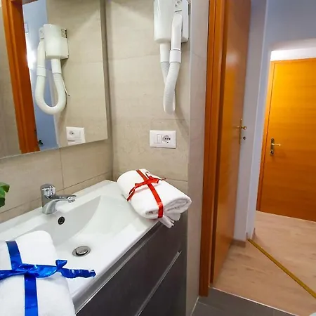 A Casa Simpatia - A Richiesta Parcheggio Gratuito ! 2*