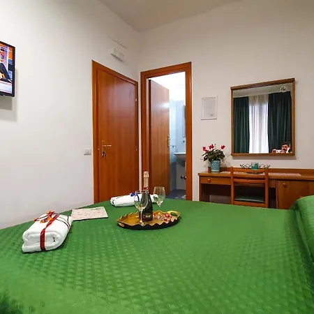 A Casa Simpatia - A Richiesta Parcheggio Gratuito ! Rome