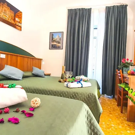 A Casa Simpatia - A Richiesta Parcheggio Gratuito ! 2* Rome