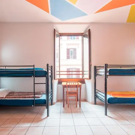 Hostel Alessandro Palace & Bar *