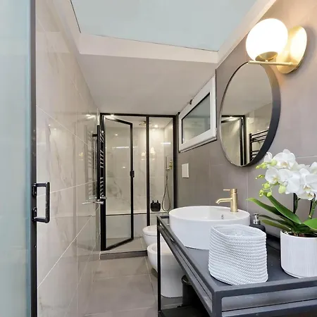 Eve At Trevi Fountain Apartment *