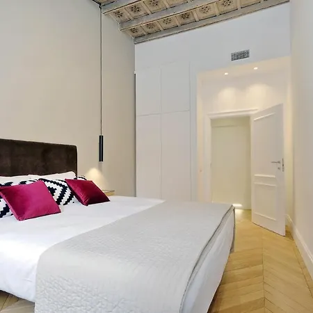 Eve At Trevi Fountain Apartment *