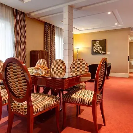 Hotel Grand Via Veneto 5*