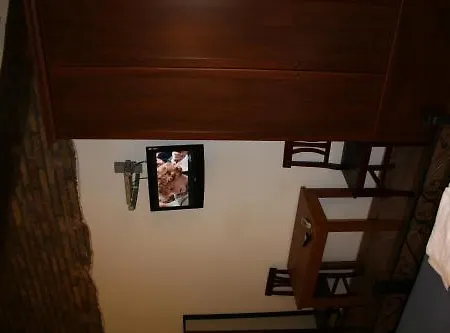 Sixtythree Bed & Breakfast 2*