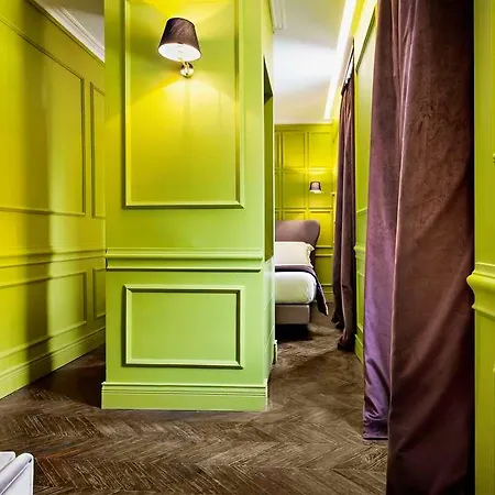 The Corner 4*