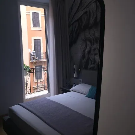 Milizie 76 Gallery Rome