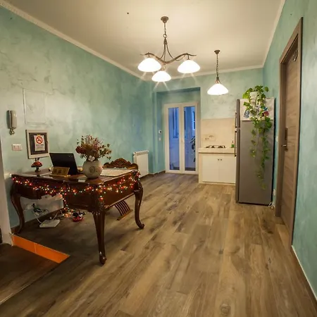 Iris Bed & Breakfast 2*