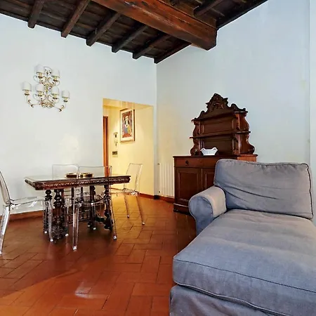 Trevi Halldis Apartment
