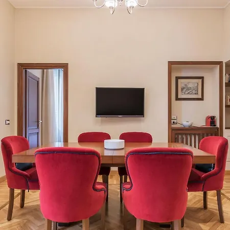 Apartment 900
