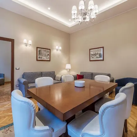 Apartment 900