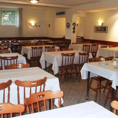 Affittacamere Maria Rosa Molas - Casa Per Ferie 3*