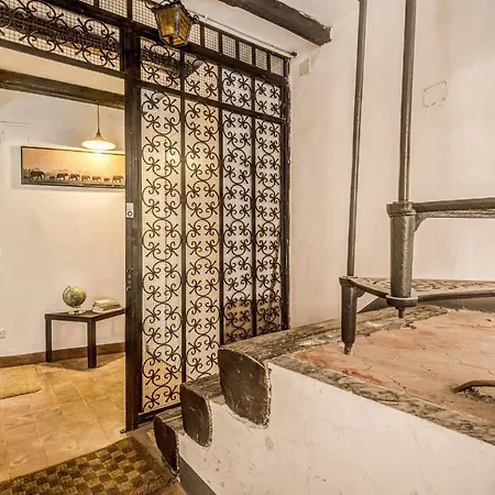 Homehouse Garofano - Rione Monti - Colosseum Apartment Rome