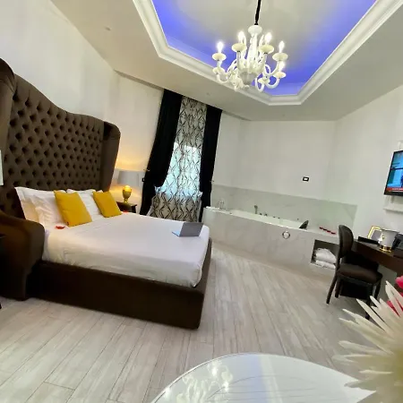 إسكيب لوكشري سويت فندق 3*