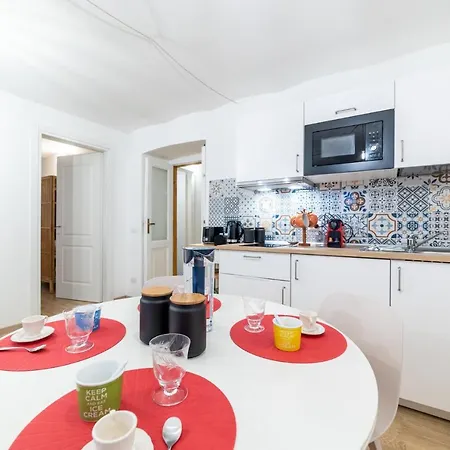 Domus Domi Barberini Sq. Apartment *