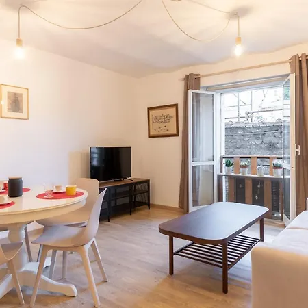 Domus Domi Barberini Sq. Apartment