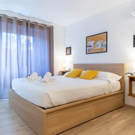 Apartment Domus Domi Barberini Sq.