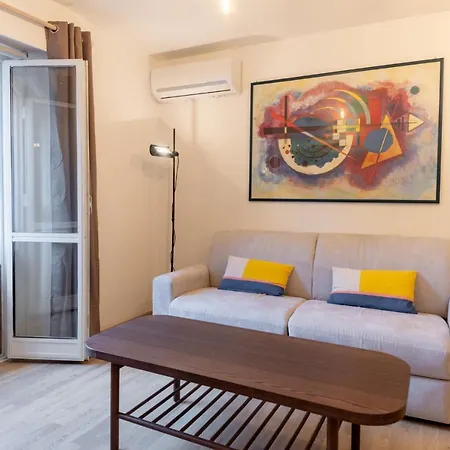 Domus Domi Barberini Sq. Apartment