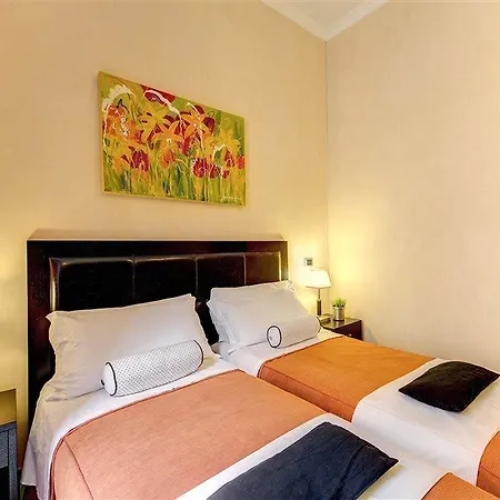Le Petit Hotel Rome