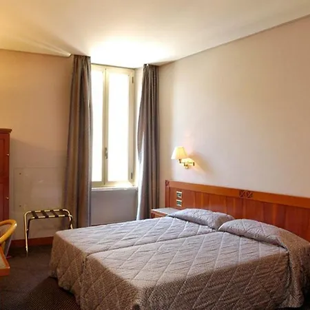 Accademia 3*