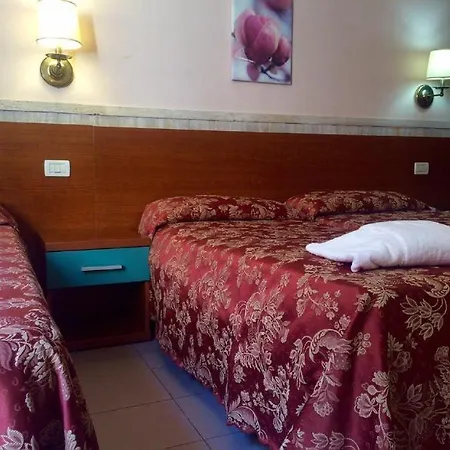 Hotel Pyramid 3*