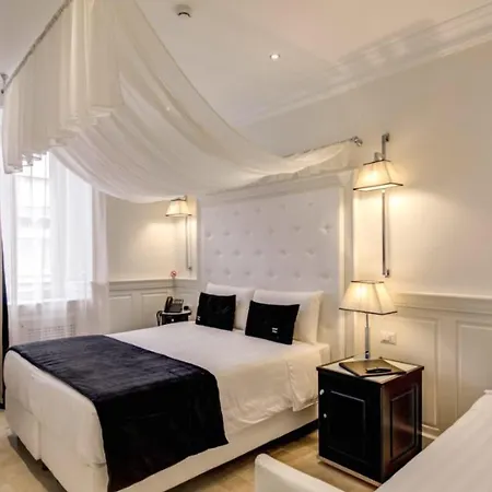 Tito Hotel 3*