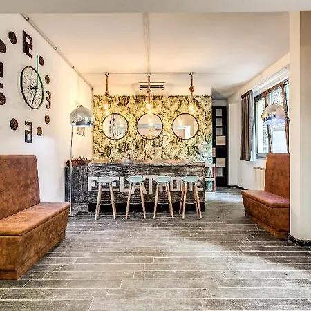 Hostal Trastevere 2 *