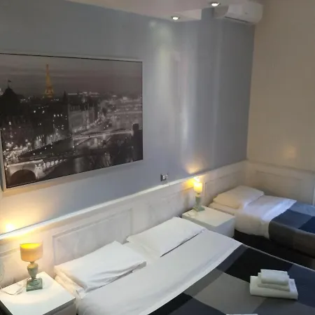 Hotel Vatican And Kitchen