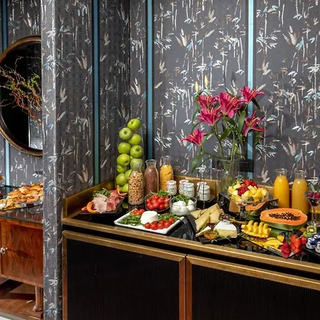 The At The Spanish Steps Luxury Collection - Mario De' Fiori Рим