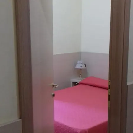 Hola Πανσιόν 3*