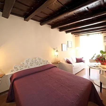 Boutique Campo De' Fiori 3*