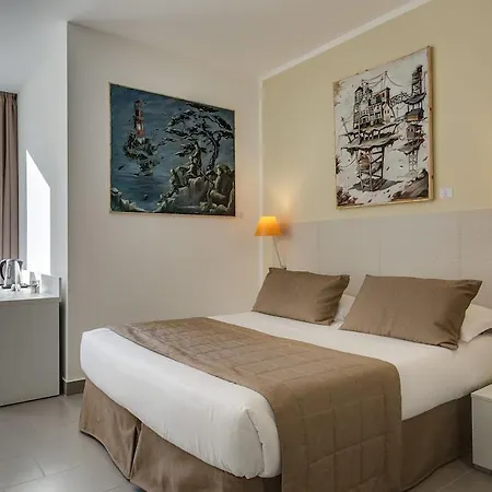Hotel Trevi Palace 3*