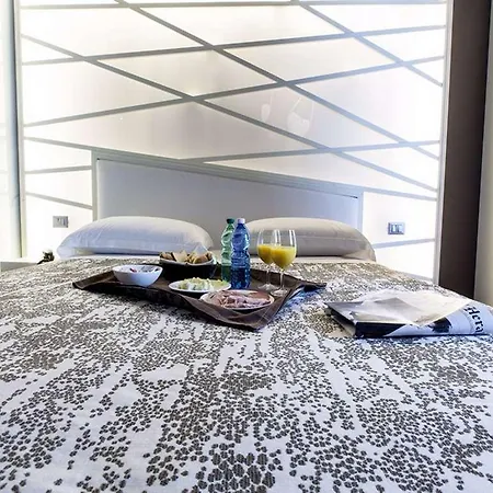 Moderno Hotel 4*