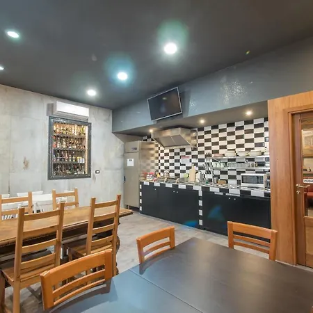 Alessandro Palace & Bar *