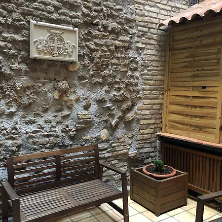 Bombetta House *